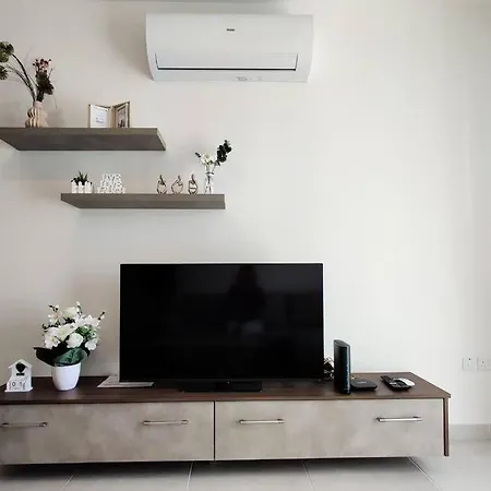 Lorenza Letting Two アパート